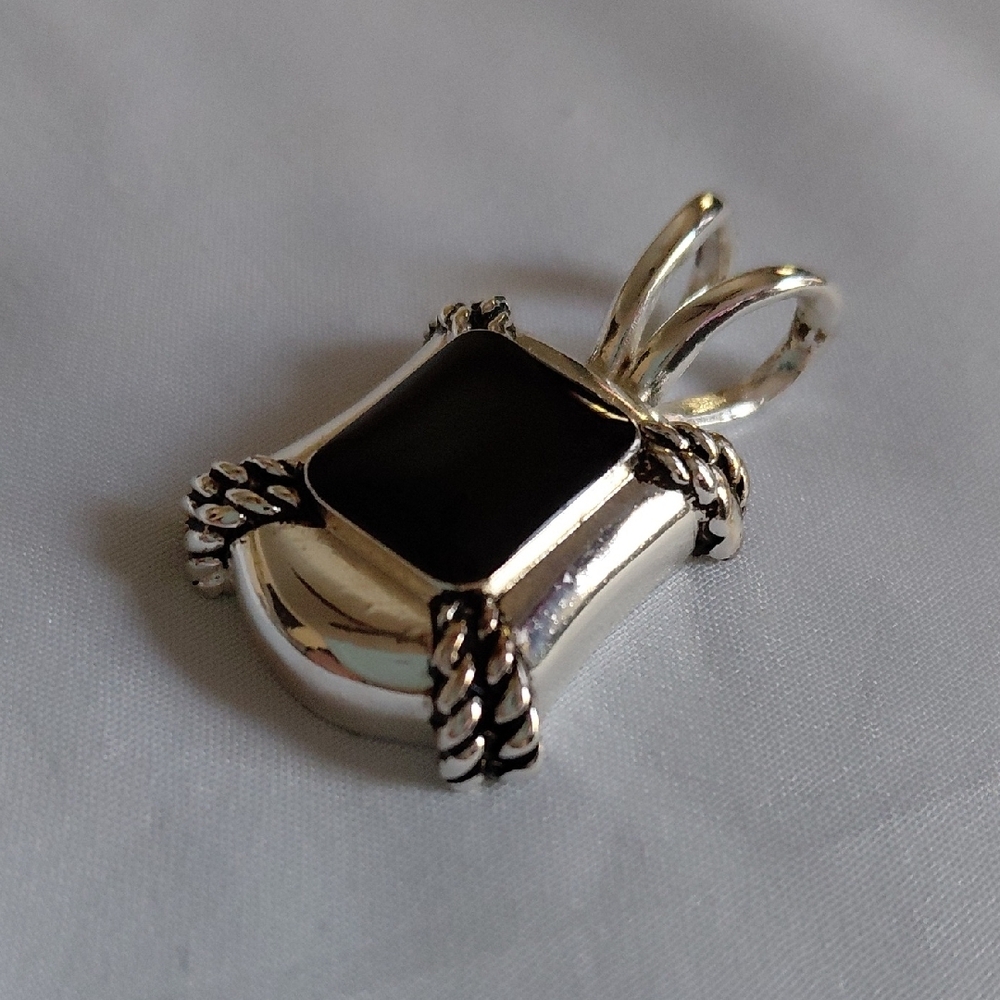Avon Silver and Black Pendant Necklace - Picture 2 of 7